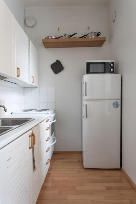 Kodikas Huoneisto Helsingin Keskustassa Apartamento Helsinki Exterior foto